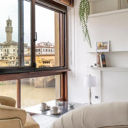 Ponte Vecchio Vista -floating On The Arno- Florencia